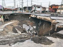インフラ集中、被害甚大に　埼玉・八潮の道路陥没事故１週間