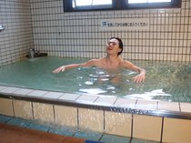 水風呂は北アルプスの天然水、サウナー記者が「整った」新川の施設を紹介