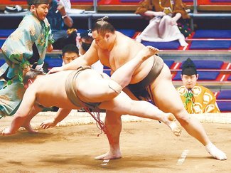 朝乃山連勝（１２日）　大相撲名古屋場所３日目