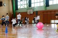 ボール遊び楽しい カターレ選手と交流　谷口集学校　