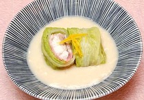 タラとベーコンの白菜巻き豆乳あんかけ