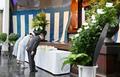 天皇ご一家が東京都慰霊堂に供花