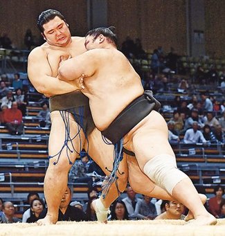 石橋、踏み込み甘く２連敗　立ち合い「ふわっとした」