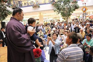 朝乃山関ファンと交流　ファボーレで初のトークショー