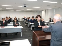 市長・市議に当選証書付与　射水市