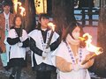 無病息災願い左義長　高岡・伏木一宮で復興祈る「１００人松明」