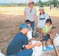 地域住民ら夏祭りで土のう作り　高岡・旧千鳥丘小で防災体験教室、高岡消防署員らが講師