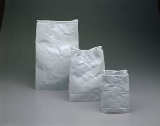 迂回的に紙を思う。軽さを思う。<br />小松誠《Crinkle Series スーパーバッグ K1、K2、K3》<br />【国立工芸館・art report （27）】