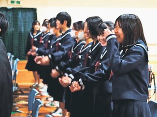 ＜学びや合言葉＞砺波市般若中学校<br />有言実行　Ｌｅｔ’ｓ ｔｒｙ！　般若！