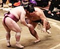 朝乃山 得意の右四つも３敗目　初場所６日目、宝富士に投げられる