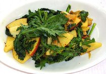 春菊とリンゴのホットサラダ