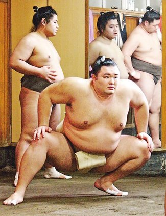 かど番の朝乃山「焦りあるが徐々にやる」　右肩回復、合同稽古参加へ