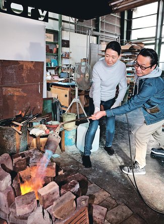 紺野さんがやってみた（１０）伝統着色体験<br />モメンタムファクトリー・Ｏｒｉｉ（高岡市長江）