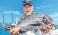 釣果はいけん<br />クロダイ体長５０センチ　追野英志さん（７８）富山市豊田本町