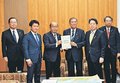 国土強靱化推進求める　日本海沿岸連盟の新田氏ら首相と面会