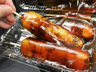 とろ～り黒糖たれ、この味は富山だけ？ 石谷もちやのあやめ団子<br />【地元愛されメシプラス】