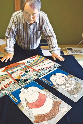 江戸期に越中の名大関、剣山と階ケ嶽　佐伯さん（高岡）浮世絵保管　