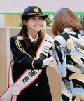 タレント潮紗理菜さんが一日署長