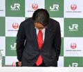 ＪＲ東日本社長、運行停止を謝罪