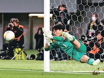 前橋育英２度目頂点、流経大柏破る　全国高校サッカー、ＰＫ戦９－８