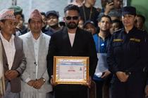 ネパール、政権交代へ