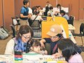 子育て世代が親睦　射水、工作やヨガ楽しむ