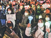 ＜産まない国　超少子化社会・韓国＞<br />第３部／未来への模索（１）　戒厳令巡り男女対立激化