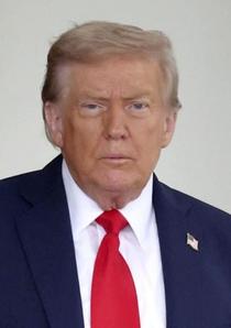 トランプ氏支持３７％で最低