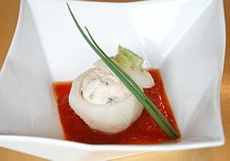 エビとホタテのムースのカブ詰め