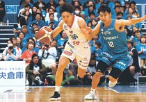 気迫プレーで接戦制す　グラウジーズ今季初白星、田中アシストで好機演出