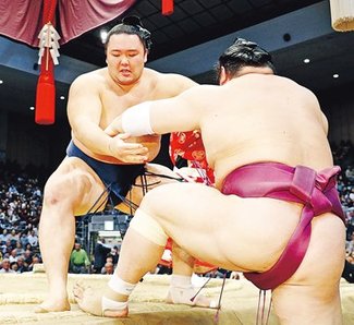 朝乃山 宝富士を寄り切り５勝目　九州場所１２日目