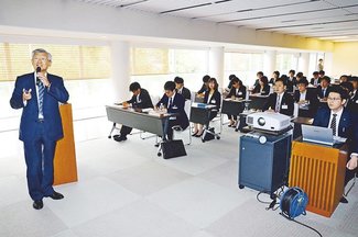 ＜人生のあとさき＞高木繁雄さん（１４）北陸銀行元頭取<br />カレー談議／商議所業務を一から勉強
