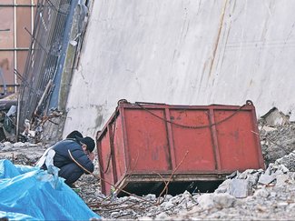 最初の命日だからここに　能登半島地震１年、被災各地で黙とう