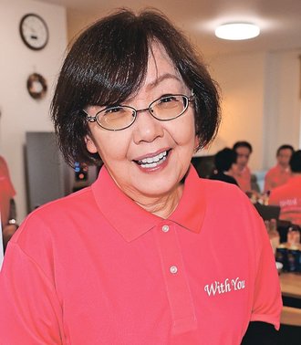 カラフル<br />砺波市の雄神公民館主事・齊藤次子さん