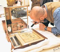 「トランクの箱」を修復　県美術館収蔵のデュシャン重要作品