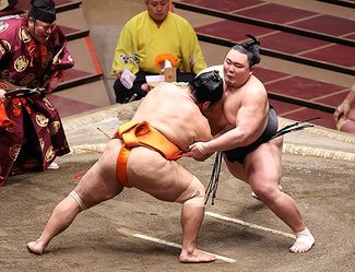 朝乃山、連敗止め６勝目　春場所９日目