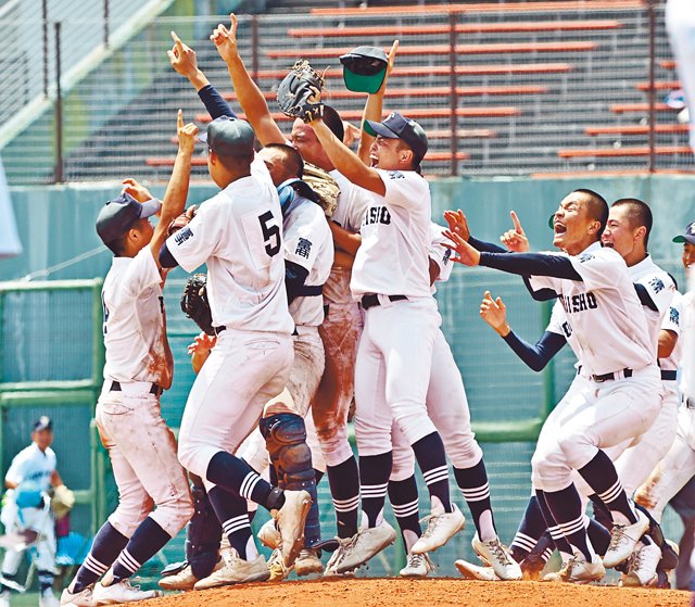 富山商連覇、富山北部に逆転勝ち 夏の高校野球富山大会｜北日本新聞webunプラス
