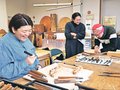彫刻通じて井波に愛着を　ジソウラボ（南砺）企画、県内外学生らが体験