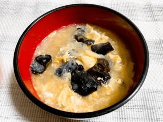 【レシピあり】カルシウムの吸収を促す✨コリコリきくらげと卵のスープ【成長期の勝てる！体づくり(107)】