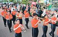 吹奏楽がチューリップフェア盛り上げ　砺波で１０団体パレード