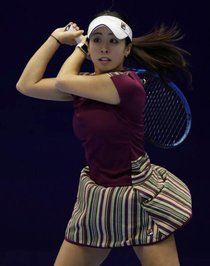 30歳・人気テニスプレイヤーの園田彩乃、“バスト悩み”告白「正直めちゃくちゃ重いです」