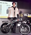 『超宇宙刑事ギャバン』赤羽流河、E-Bikeで“ライダー”に変身