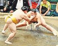 朝乃山、遠藤に敗れる　大相撲秋場所