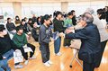 氷見・朝日丘小６年生がユネスコ運動に協力　「書き損じはがき寄付を」