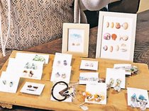 海洋ごみをアクセサリーに　氷見・地域おこし協力隊の下野さん（兵庫出身）、ガラス片や陶器のかけら集めて加工