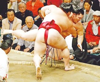 朝乃山３連敗「切り替える」　秋場所１３日目