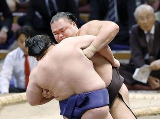 乗ってきた！朝乃山６連勝　大相撲九州場所８日目