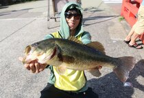 アリゲーターガー釣り上げろ！　高岡古城公園で捕獲会、愛好家２９人の釣果はいかに