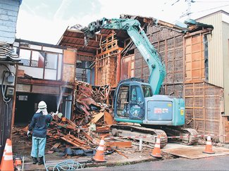 公費解体加速へ支援会議設置、高校体育館空調は２５年度中に方針　県議会代表質問