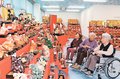ひな飾り４０組華やか　富山老人保健施設、利用者の家族ら協力